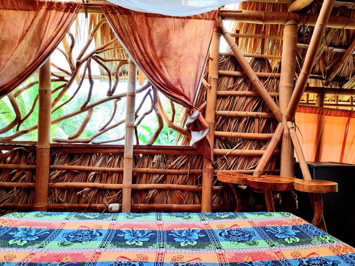 El Bamboo Cabins Balgue Extérieur photo