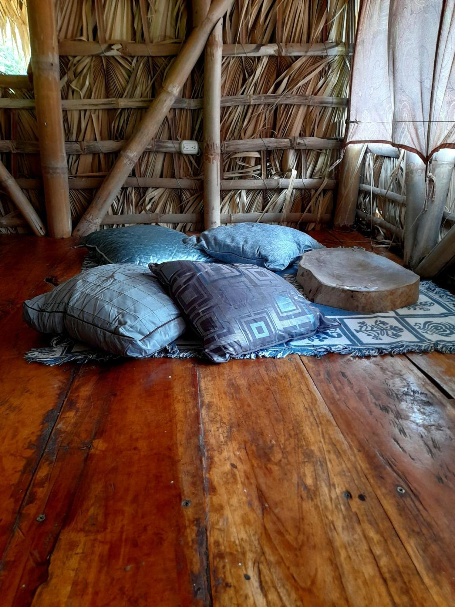 El Bamboo Cabins Balgue Extérieur photo